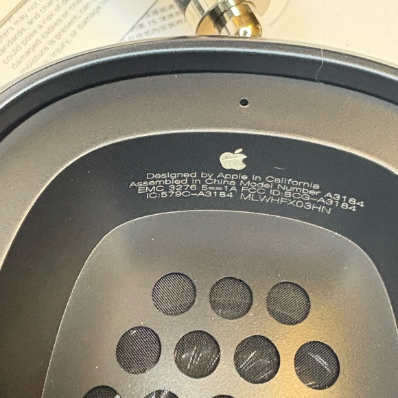 Air Pods Maxx Midnight Over-Ear Headphones w/ Smart Case & USB-C Cable - Picture 8 of 10